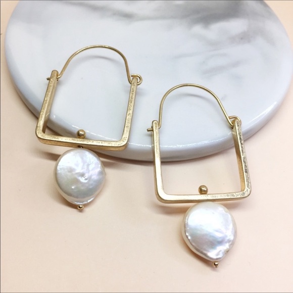 Anthropologie Jewelry - NWT Anthropologie hoop pearl earrings